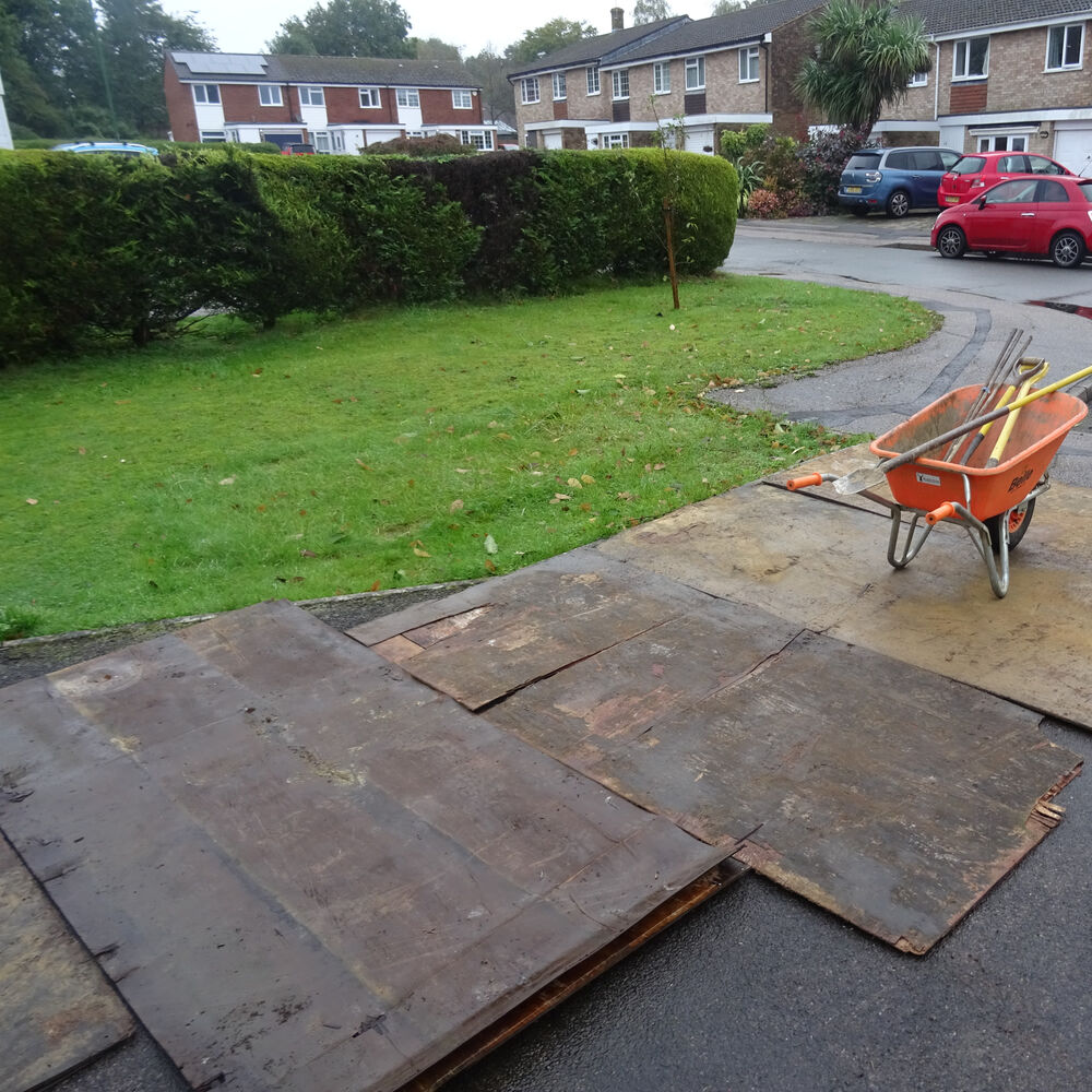Garden protected during installation work